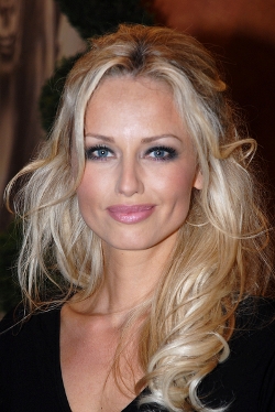 adriana_karembeu_bio