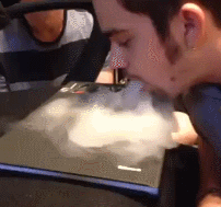 3Il-reussit-a-creer-un-tourbillon-avec-de-la-fumée